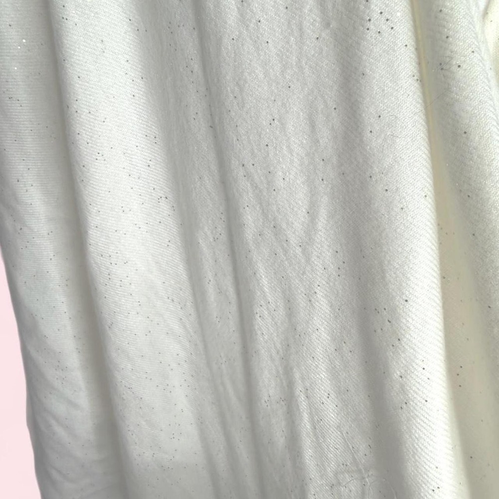 Adrienne Vittadini cream with gold sparkle shawl with fringe Warm Cozy‎ - Picture 4 of 5